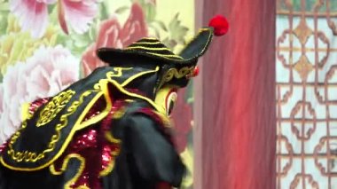 4 k Bangkok 25 Aralık 2018: Çin Opera aktör gerçekleştirmek geleneksel Dram sahnede Çin Festivali Bamgkok, Tayland.