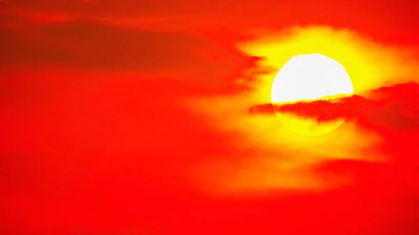 Mare Soare Apus Cer Portocaliu Cer Roșu Soare Dreapta Aer — Fotografie, imagine de stoc