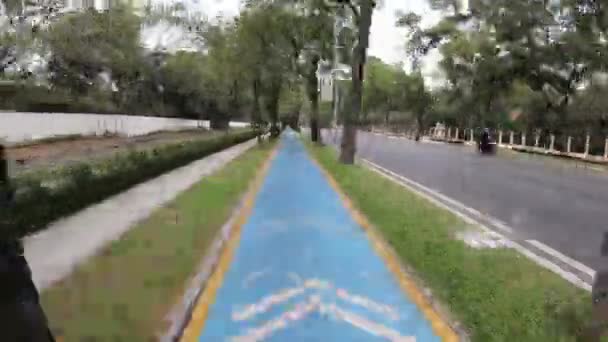 シティ スポーツ時間経過タイム ワープの 自転車レーン — ストック動画