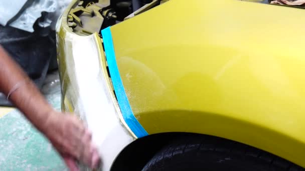Garage Karosserie Arbeit Auto Autoreparatur Autolack Nach Dem Unfall Während — Stockvideo