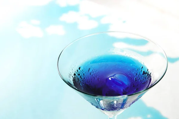 Fresh Purple Butterfly Pea Blue Pea Flower Juice Glass Table — Stock Photo, Image