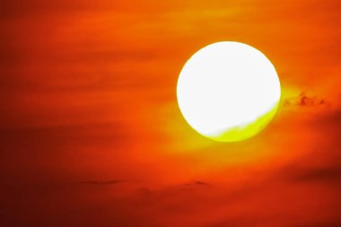 Günbatımı gökyüzü turuncu gökyüzü turuncu bulut açık yaz doğa