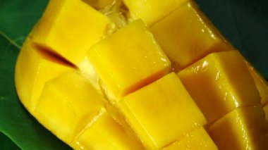 4K Taze Dilimlenmiş Mango Kare 4k Makro Çekim