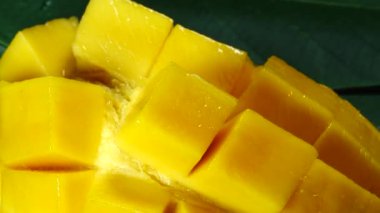 4K Taze Dilimlenmiş Mango Kare 4k Makro Çekim
