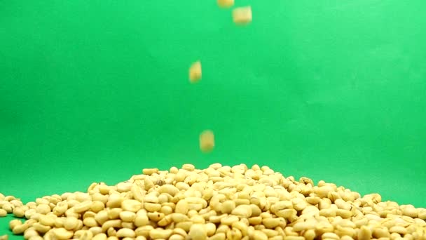 1080P Super Slow Coffee Beans Parchment Isolated Green Screen Backgound — Stock Video