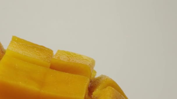 Sweet Thai Mango Rotatie Van Rippen Mango Slice Cubes Gesneden — Stockvideo