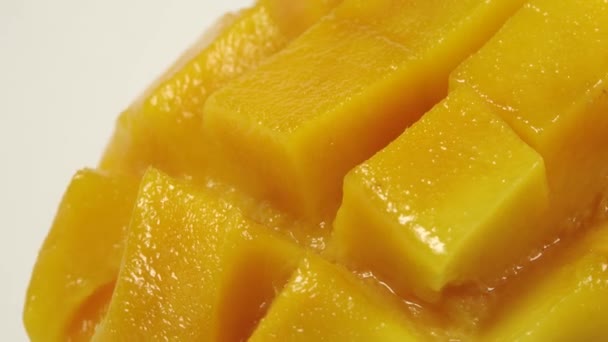 Sweet Thai Mango Rotatie Van Rippen Mango Slice Cubes Gesneden — Stockvideo