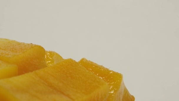 Sweet Thai Mango Rotatie Van Rippen Mango Slice Cubes Gesneden — Stockvideo