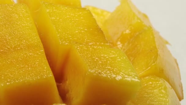 Tatlı Tayland Mango Dönüşümlü Yırtık Mango Dilimleri Küp Kesilmiş — Stok video