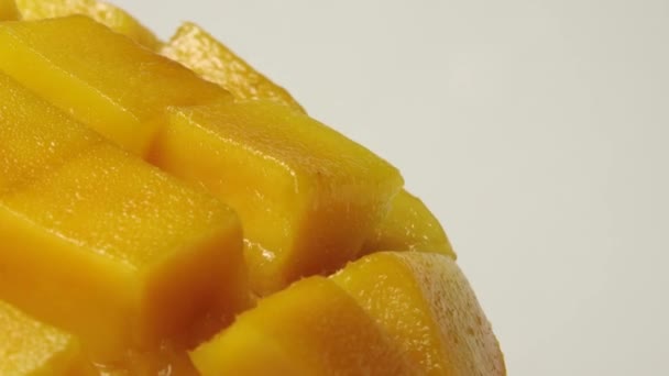 Süße Thailändische Mango Rotation Von Zerrissenen Mango Scheiben Würfel Schneiden — Stockvideo