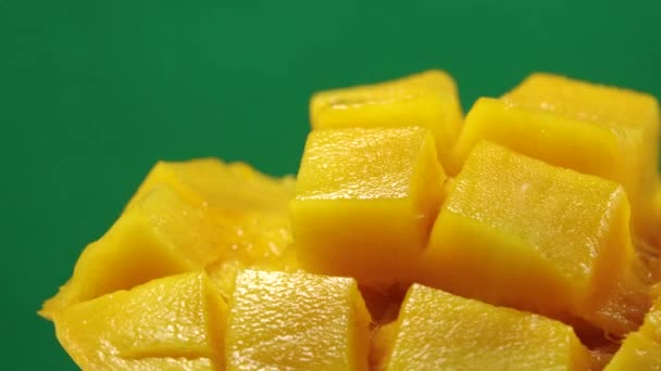 Rotación Mango Tailandés Dulce Cortar Los Cubos Rebanada Mango Rasgado — Vídeo de stock