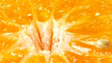 4K Marco portakal suyu ve portakal suyu. Portakal portakalını kapat. Doğa arkaplanı.