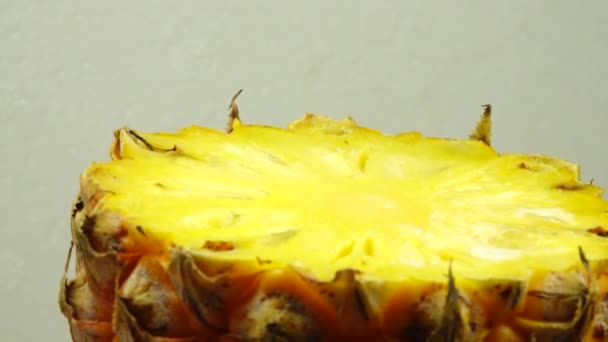 Phuket Ananas Gesneden Stukjes Heerlijke Ananas Fruit Tropisch Voedsel Draaien — Stockvideo