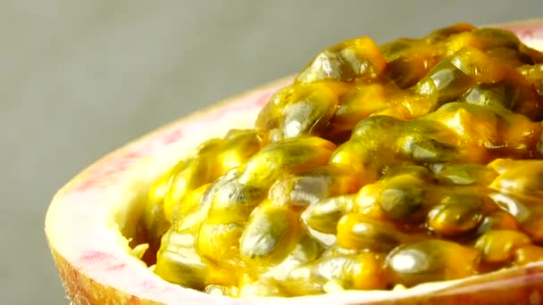 Cross Section Puple Passion Fruit Macro Shot Sliced Fresh Exotic — Stock Video