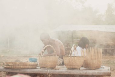 Dede ve torunu kırsal. Kırsal Asya'da yaşayan
