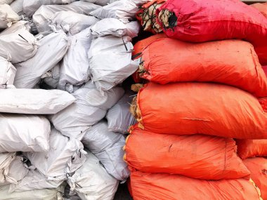 Atık yığını geri kazanılır.