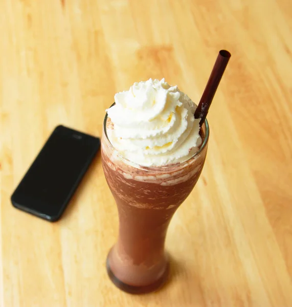 Cacao Hielo Sobre Mesa Madera —  Fotos de Stock