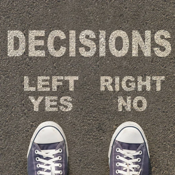 İş kavramı ile bir yolda duran Ayakkabı