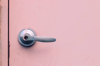 Eski kapı kolları, renkli kapı