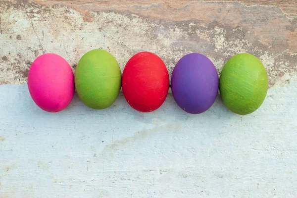 Renkli paskalya yumurtalarını kapat — Stok fotoğraf