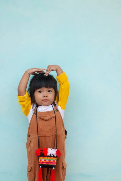 Pouco asiático criança . — Fotografia de Stock