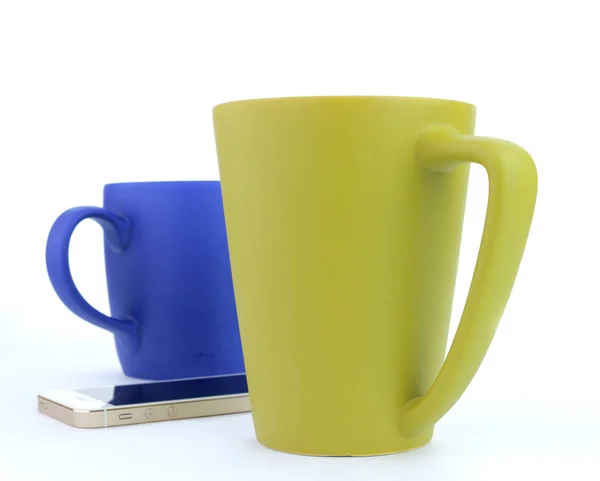 Bunte Kaffeetasse, Kaffeetasse in verschiedenen Farben, Tageskaffee — Stockfoto