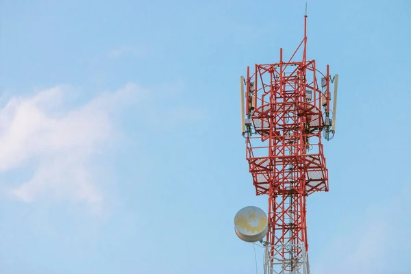 Wireless Communication Antenna Transmitter Telecommunication Tower Antennas Blue Sky Background — 스톡 사진