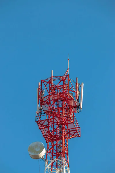 Wireless Communication Antenna Transmitter Telecommunication Tower Antennas Blue Sky Background — 스톡 사진