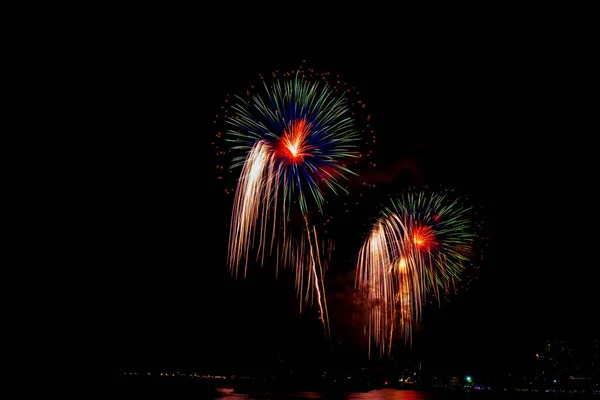 Schöne Bunte Feuerwerk Meeresstrand Erstaunliche Urlaub Feuerwerk Party Oder Jede — Stockfoto