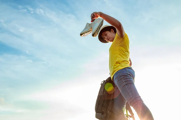 Woman Left Work Shoes Wore Sneakers Highway Golden Light Sun — Stock Photo, Image