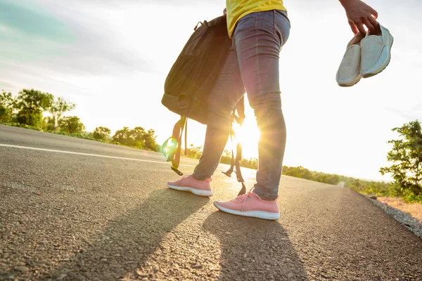 Woman Left Work Shoes Wore Sneakers Highway Golden Light Sun — Stock Photo, Image