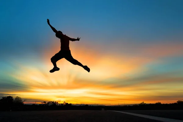 Happy Man Jumping Coucher Soleil Concept Vacances Voyage — Photo