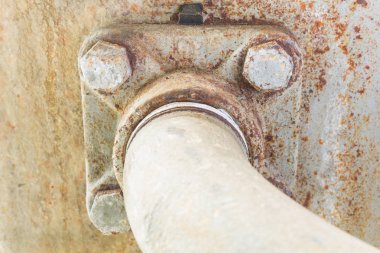 Endüstriyel su pompası boru. Pas cıvata ile eski su pompası. Ağır su pompası sanayî için