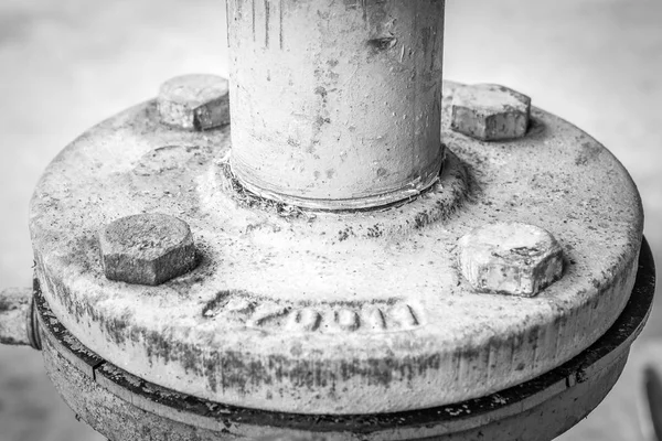 Die Verrohrung Der Industriellen Wasserpumpe Alte Wasserpumpe Mit Rostbolzen Hochleistungswasserpumpe — Stockfoto