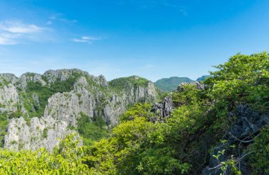 Kaya veya taş dağ Khao Dang görünümü noktası Prachuap Khiri Khan Tayland yan görünüm