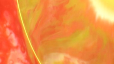 Turuncu kırmızı akışı soyut gıda renk mürekkep taşıma veya akan arka plan. Renkli gıda renk sanatsal kavram arka plan için süt yüzeyindeki mürekkep eriterek soyut. 4 k 3840 x 2160 yüksek çözünürlüklü görüntüleri tasarımı için