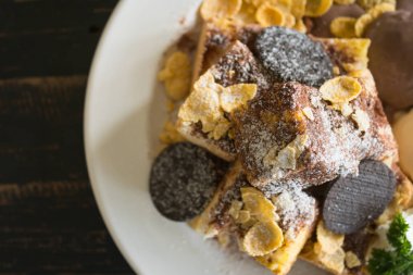 Tost Ekmek veya Tatlı ve Oreo Çerezler Dondurma Cornflakes Whi