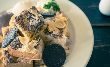 Tost Ekmek veya Tatlı ve Oreo Çerezler Dondurma Cornflakes Krem Şanti Çikolata Toz Sol Vintage 3
