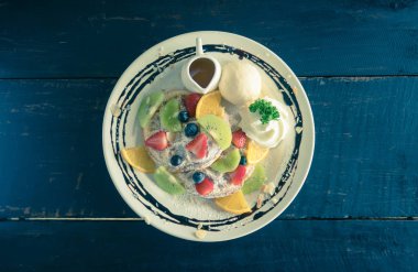 Vintage Flatlay Center Çilek yaban mersini Kivi Limon Waffle Dondurma ÇikolataTatlı