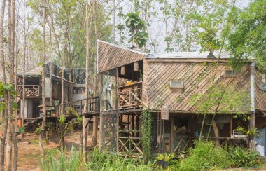 2 Ülke Tarzı Ahşap ve Beton tarafından Dış Ev Tasarımı