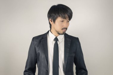 Siyah Suit Moda Portre İşadamı Vint Aşağıda Arıyorsunuz