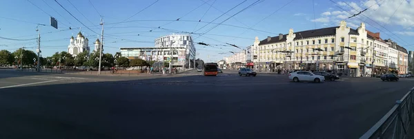 Panorama med utsikt över templet och Kalinis centrala gata — Stockfoto