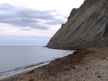 Nehrin üzerindeki asma köprü