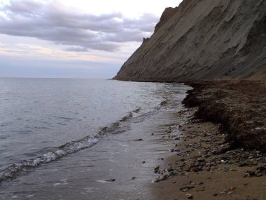Nehrin üzerindeki asma köprü