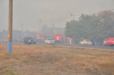 İtfaiyecilerin elementlere karşı mücadelesi