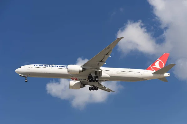 Стамбул Турция Сентября 2018 Года Самолет Turkish Airlines Lja Небе — стоковое фото