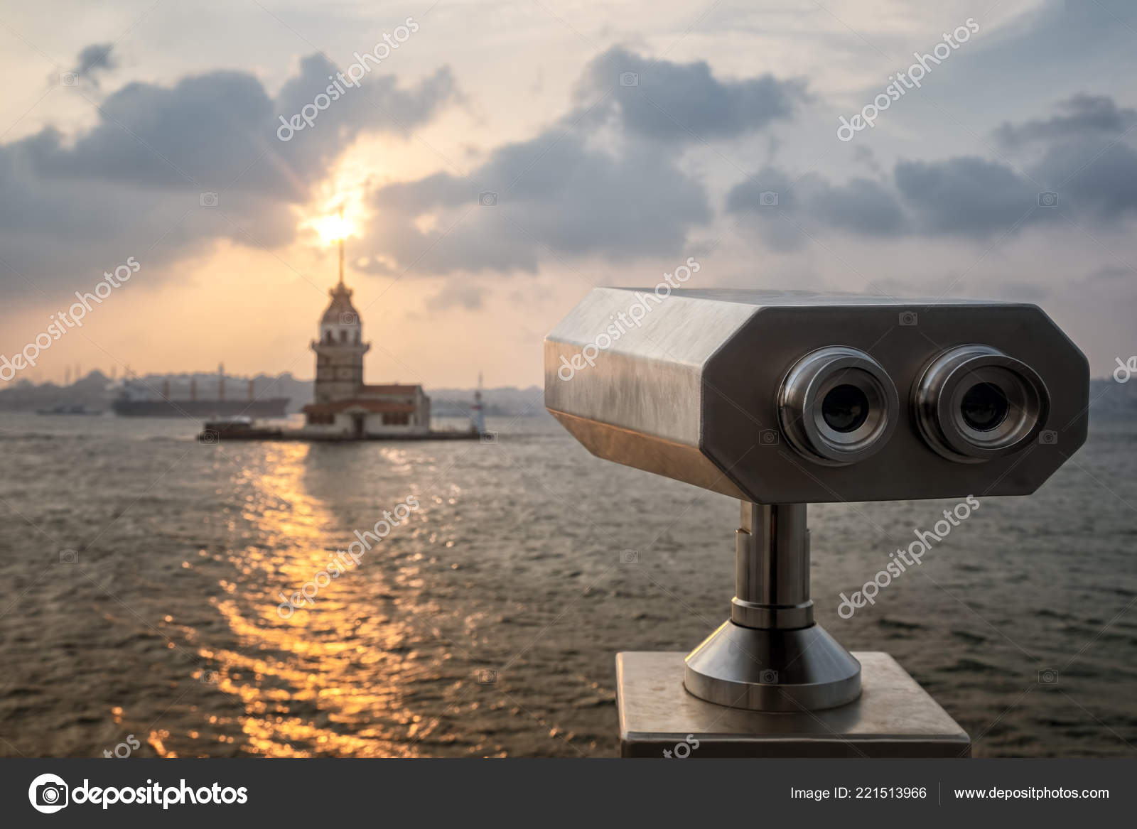 sightseeing binoculars