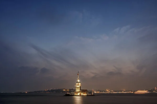 Vista Amplia Del Ángulo Torre Doncella Bósforo Estambul Turquía — Foto de Stock