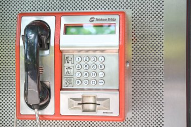 Belgrad, Sırbistan, 2 Temmuz 2014: kamu kentsel telefon Telekom Srbija, Belgrad, Sırbistan'merkezi bir Sırp telekomünikasyon şirketi tarafından işletilen.