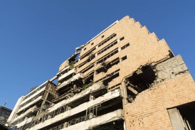 Belgrad, Sırbistan, Temmuz 3,2014: Yugoslav hangi savaş sonrası mimarisinin şaheseri olarak kabul edildi, Savunma Bakanlığı, kalıntıları bombaladı Operation Allied Force sırasında 7 Mayıs 1999 tarihinde yapıldı..